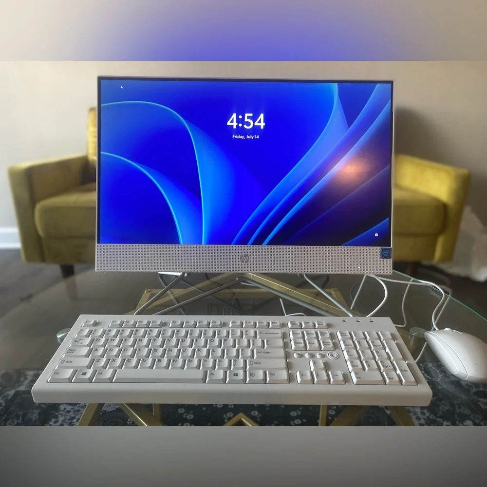 HP - 21.5” All in One - Intel Celeron - 4G Memory - 128 SSD - Snow White